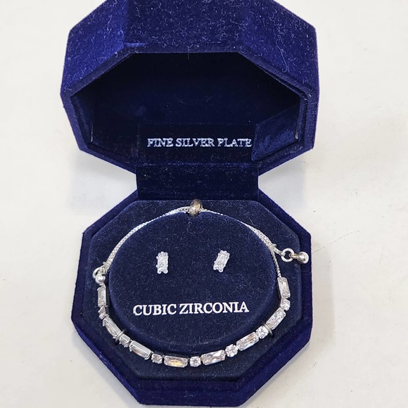 Cubic Zirconia Bracelet Stud Post Earrings Jewelry Gift Set Silver Plated Macys - Picture 1 of 4
